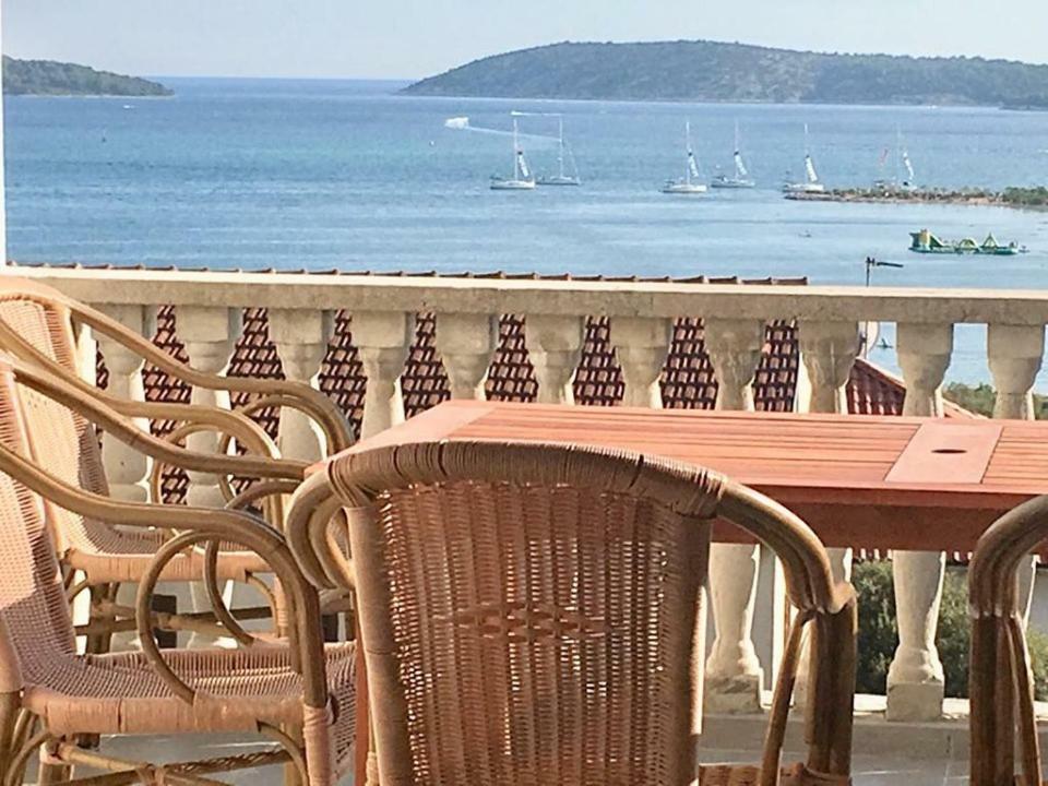 Apartmani Nina Šibenik Eksteriør billede